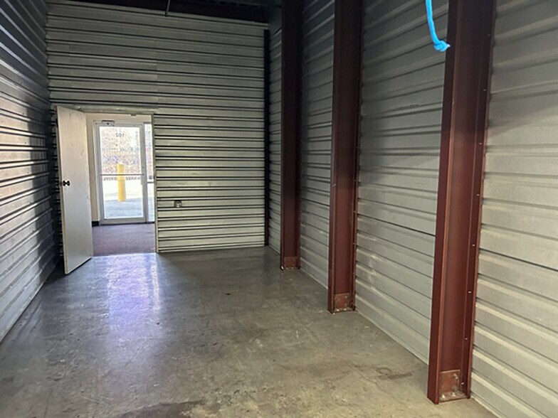 More Photos Of 7340 Blanco Rd, San Antonio Self Storage For Lease