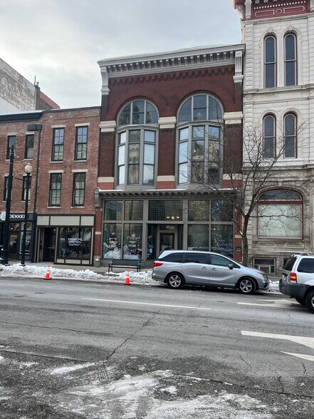 More Photos Of 309 Columbia St, Lafayette Storefront Retail Office For Lease