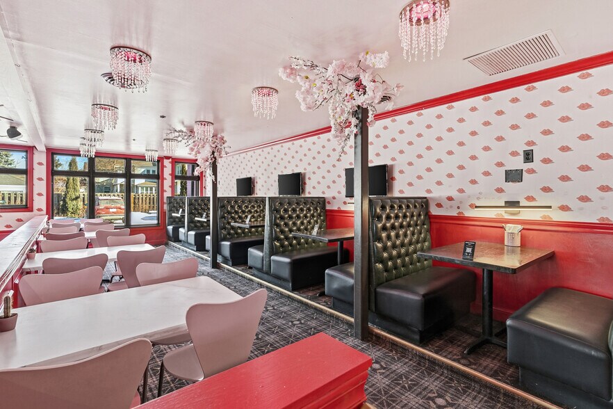 More Photos Of 2501 & 2519 Marshall St NE, Minneapolis Restaurant For Sale