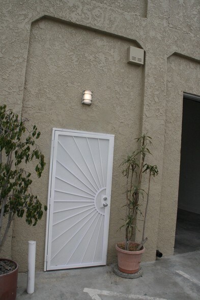 More Photos Of 25915 Senator Ave, Harbor City Warehouse For Lease