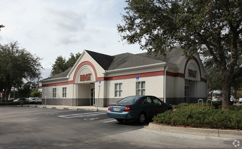 Primary Photo Of 10625 Philips Hwy, Jacksonville Bank For Lease
