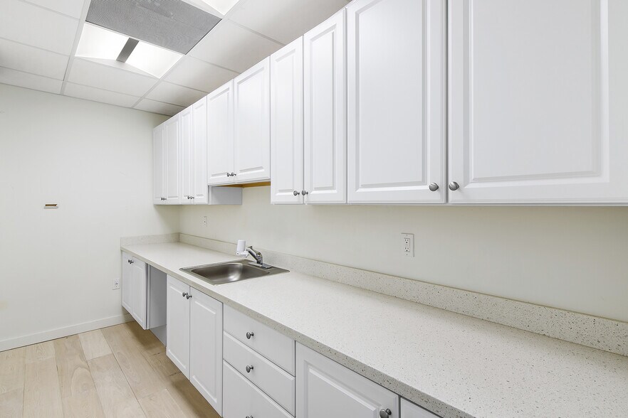 More Photos Of 2455 E Sunrise Blvd, Fort Lauderdale Loft Creative Space For Sale