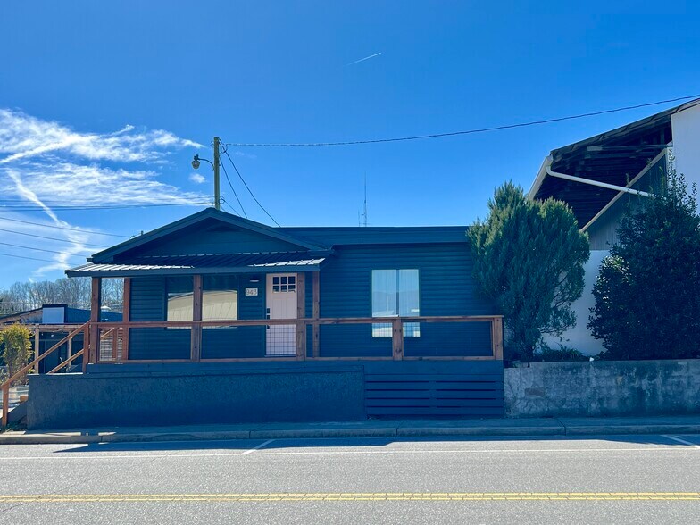 More Photos Of 943 Highway 64 Business, Hayesville Office Residential For Sale