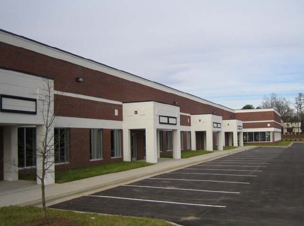 More Photos Of 3120 Latrobe Dr, Charlotte Showroom For Lease