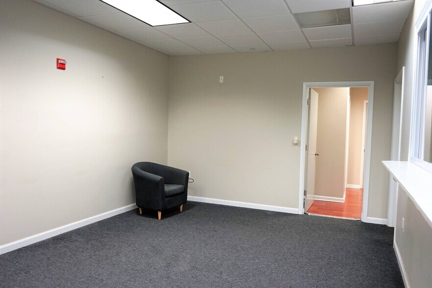 More Photos Of 19420 Golf Vista Plz, Leesburg Medical For Sale