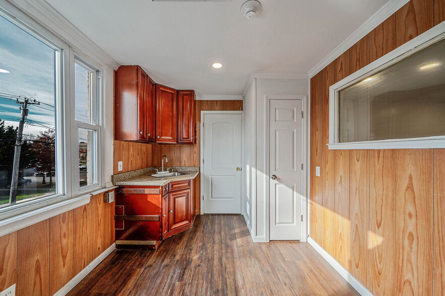 More Photos Of 35 W Main St, Smithtown Storefront Retail Office For Sale