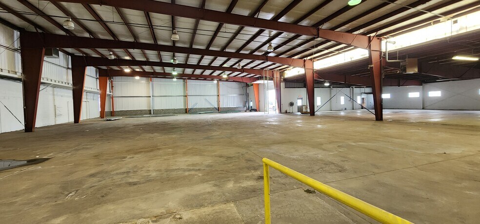 More Photos Of 1900 Liberty St, Mount Pleasant Manufacturing For Lease