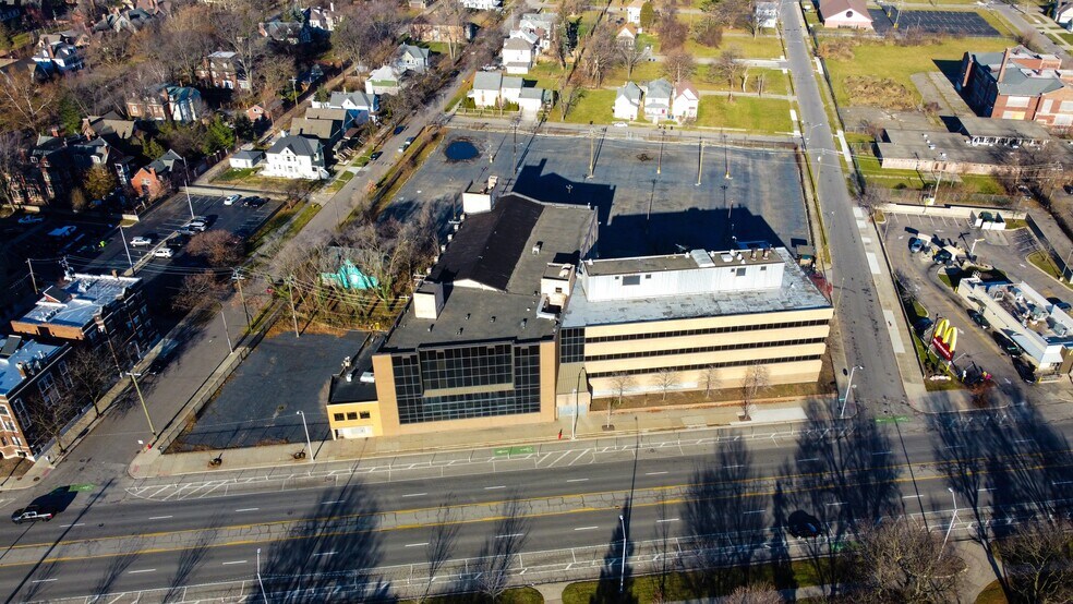 More Photos Of 8701-8735 E Jefferson Ave, Detroit Office Residential For Sale