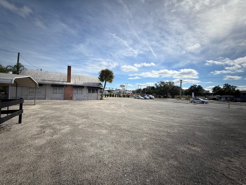 More Photos Of 26 W New Haven Ave, Melbourne Auto Repair For Sale