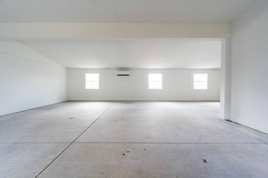 More Photos Of 255 Garden Dr, Bozeman Flex For Lease