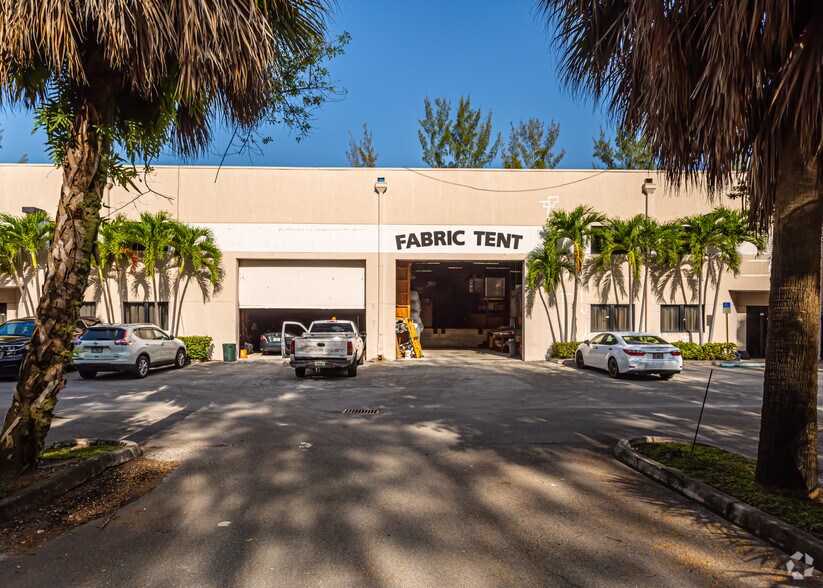 More Photos Of 1650-1680 NW 95th Ave, Miami Warehouse For Sale