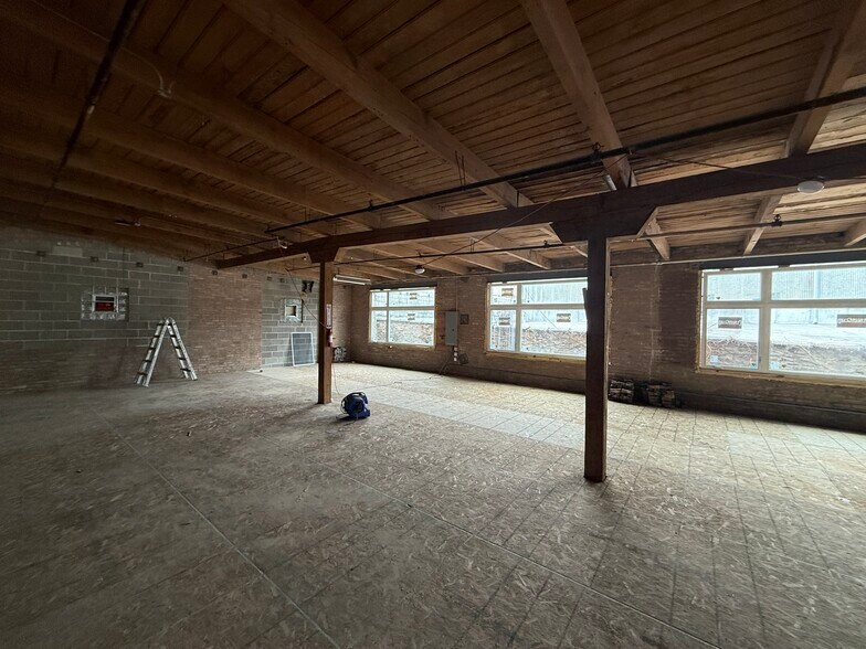 More Photos Of 2415 W 24th Pl, Chicago Warehouse For Sale