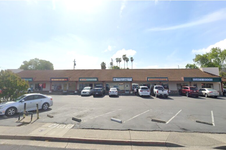 Primary Photo Of 801-877 Merchant St, Vacaville General Retail For Lease