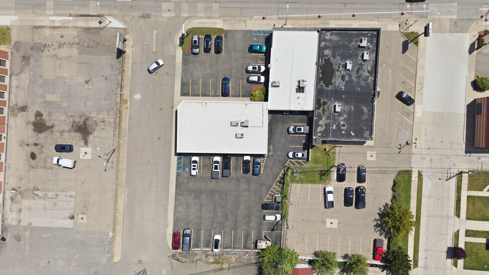 More Photos Of 23498-23520 Michigan Ave, Dearborn Office For Sale