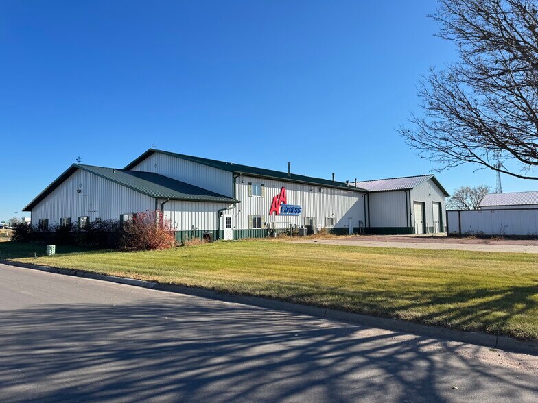 More Photos Of 1015 N 9th Ave, Brandon Industrial For Lease