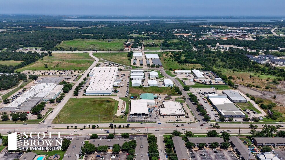 More Photos Of 520 N Loop 288, Denton Showroom For Lease