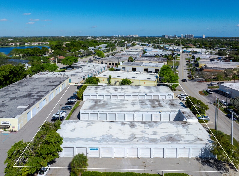 More Photos Of 2411-2451 NW 1st Ave, Boca Raton Self Storage For Lease