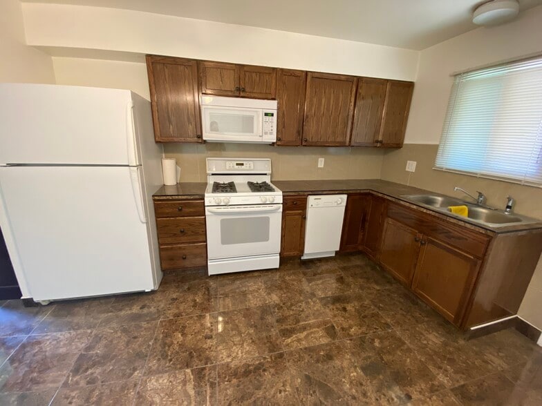 More Photos Of 1947-1949 H St, Sparks Apartments For Sale