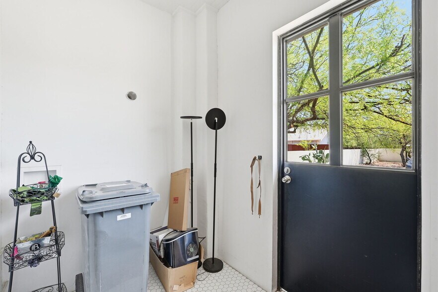 More Photos Of 1004 N 6th Ave, Tucson Office For Sale