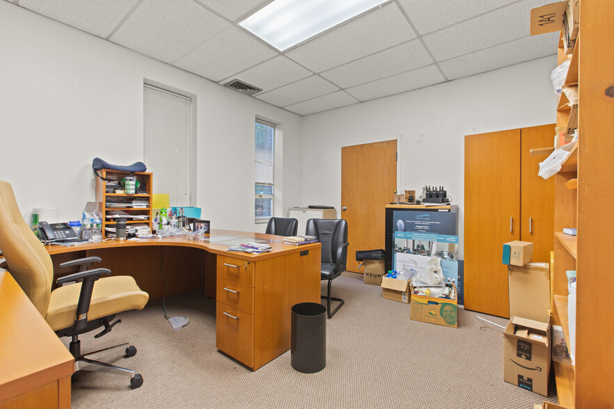 More Photos Of 111 Galway Pl, Teaneck Medical For Lease