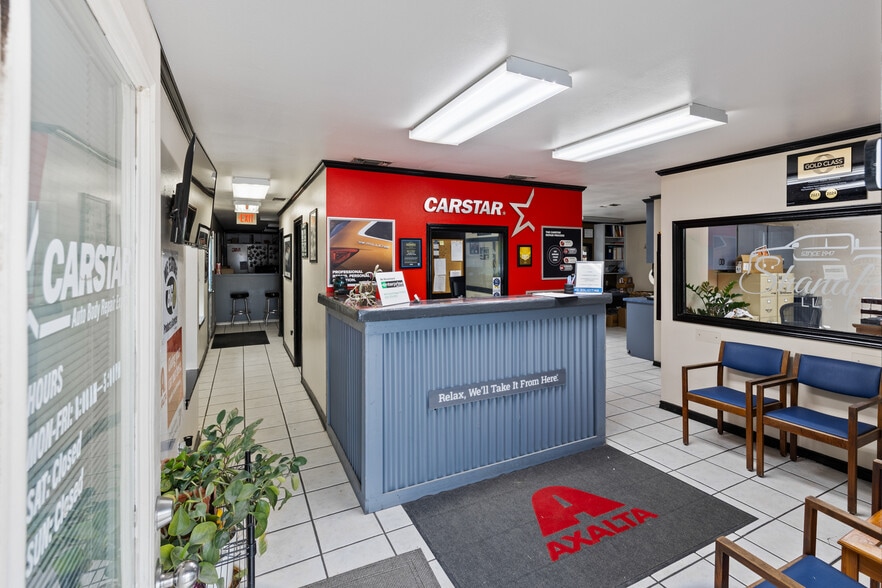 More Photos Of 955 W Kingsbury St, Seguin Auto Repair For Sale