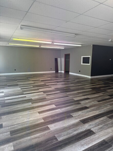 More Photos Of 200 W Main St, Cridersville Storefront For Lease