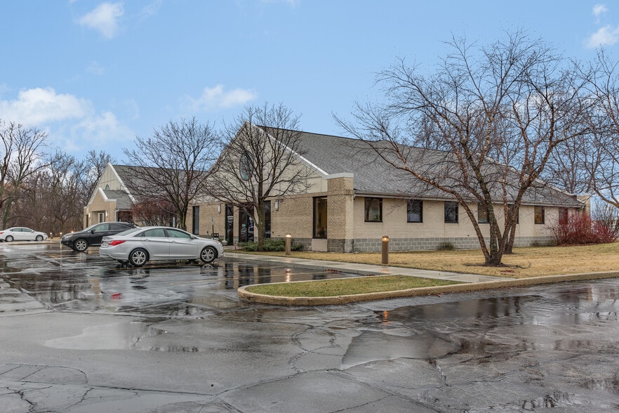 More Photos Of 7201 Green Bay Rd, Kenosha Medical For Lease