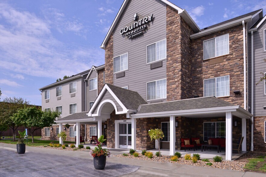 More Photos Of 2210 Abbott Dr, Carter Lake Hotel For Sale