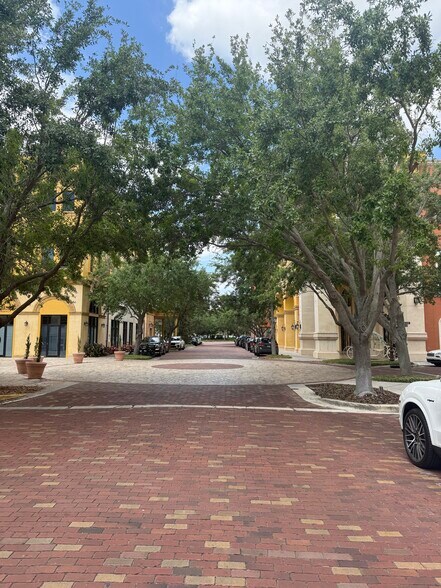 More Photos Of 7065 Westpointe Blvd, Orlando Loft Creative Space For Sale