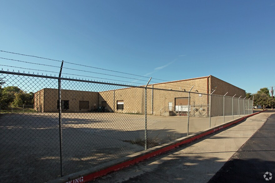 More Photos Of 2709-2715 Electronic Ln, Dallas Distribution For Sale