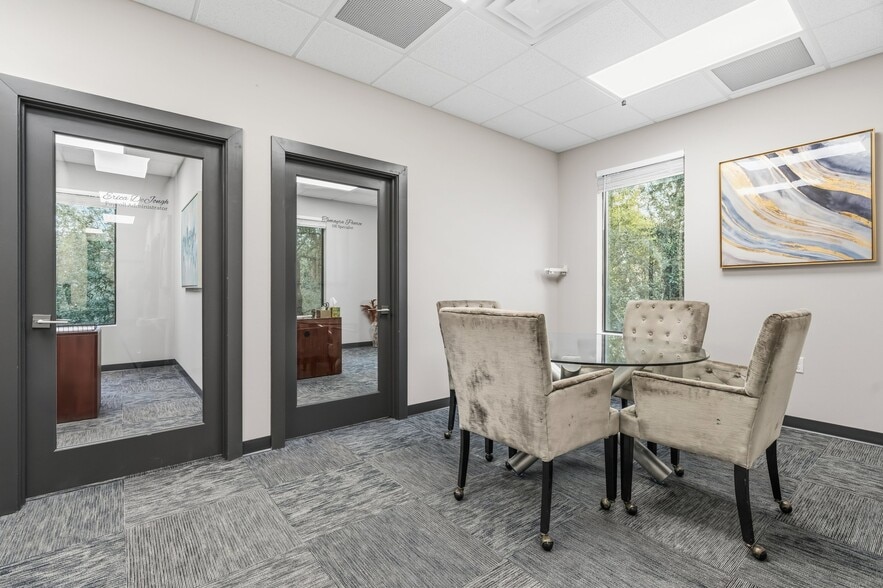 More Photos Of 131 S Country Club Rd, Lake Mary Office For Sale