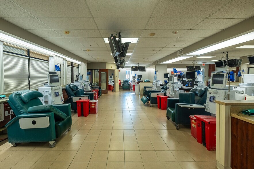 More Photos Of 16417 Whittier Blvd, Whittier Office For Sale