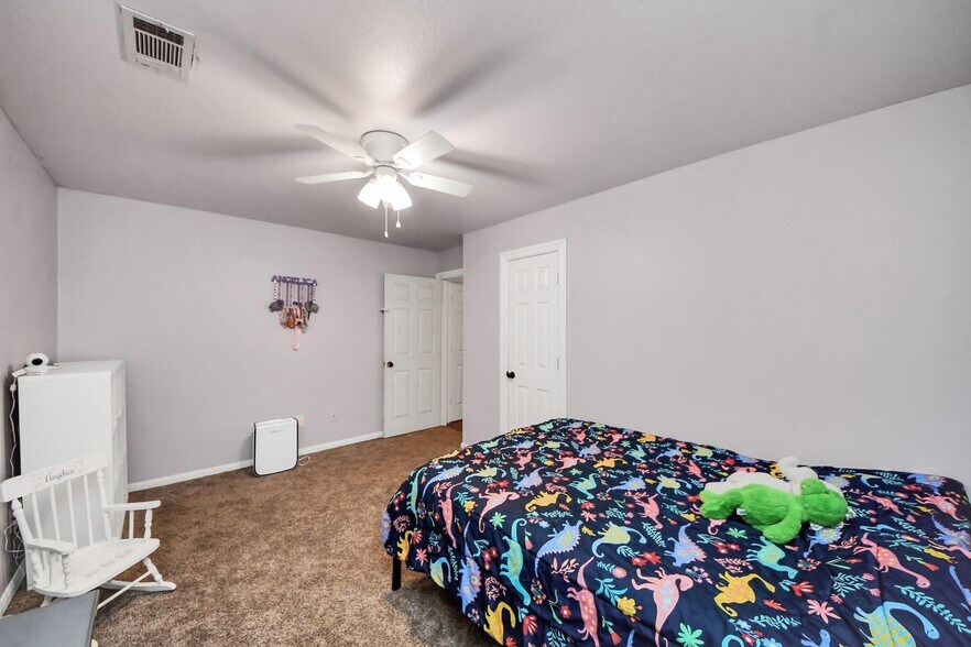 More Photos Of 2534 Garden Rd, Pearland Specialty For Sale