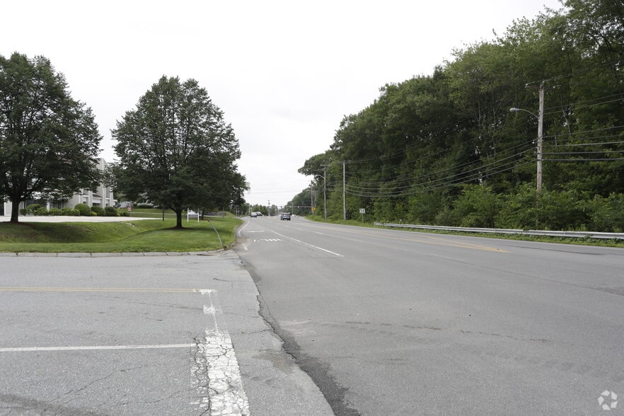 More Photos Of 254 N Broadway, Salem Storefront Retail Office For Sale