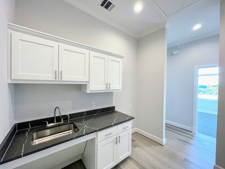 More Photos Of 7700 Preston Rd, Frisco Medical For Sale