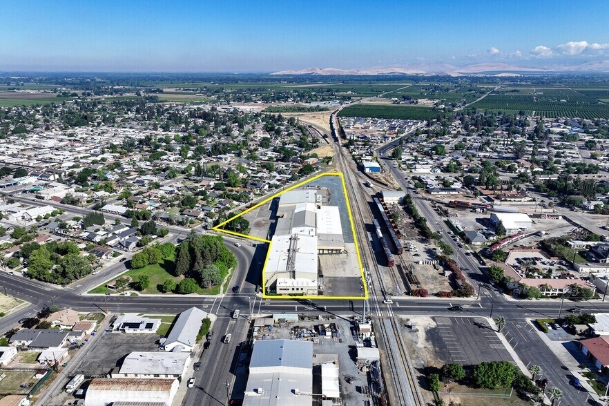 More Photos Of 301 G St, Exeter Landfill For Sale