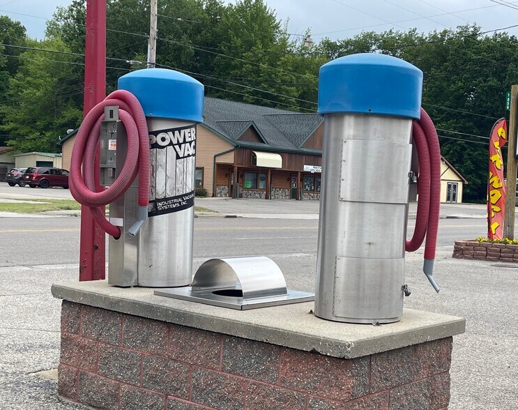 More Photos Of 1856 W Houghton Lake Dr, Houghton Lake Carwash For Sale