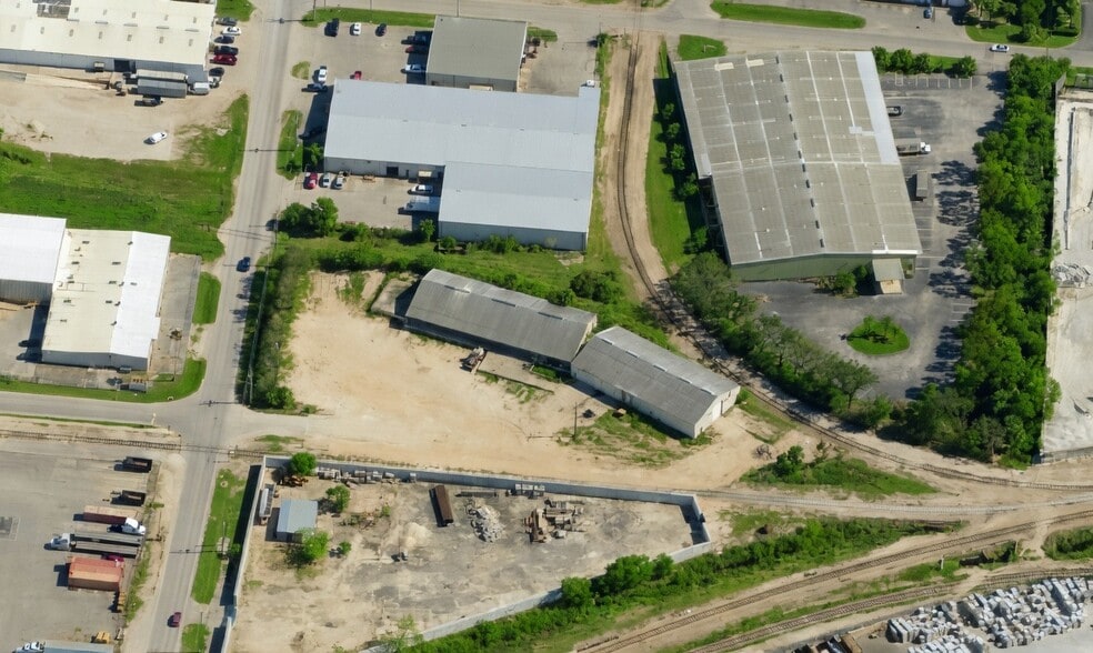 More Photos Of 2814 South St, Fort Myers Warehouse For Lease