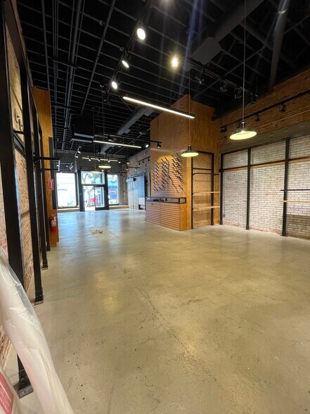 More Photos Of 657 5th Ave, San Diego Storefront For Lease