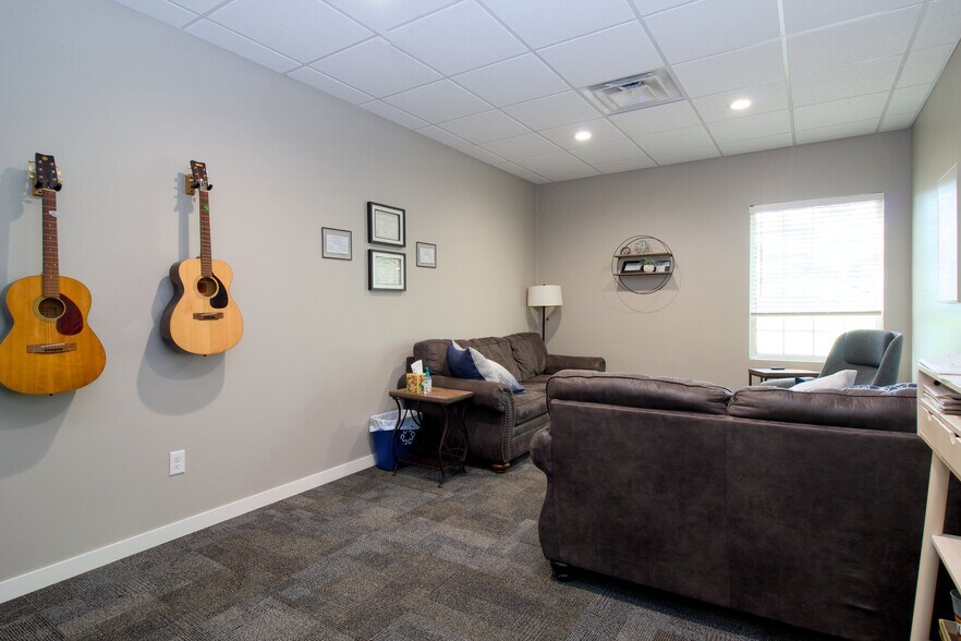 More Photos Of 5308 Parklane Pl, Kearney Office For Sale