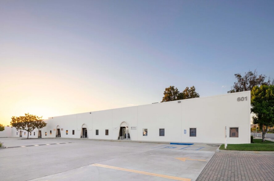 More Photos Of 651 S Palm St, La Habra Unknown For Lease