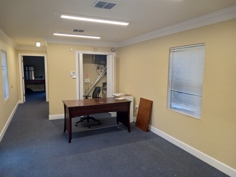 More Photos Of 3875 Wallin St, Savannah Freestanding For Lease