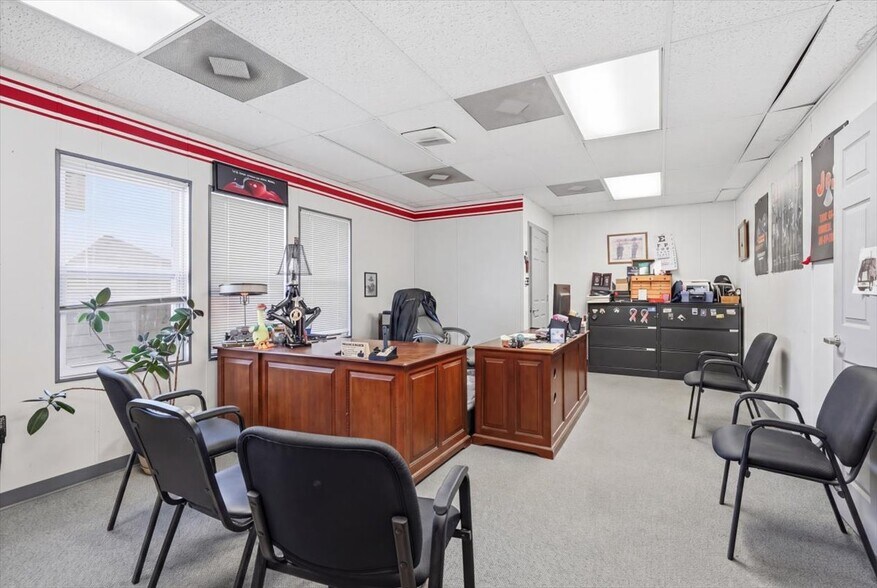 More Photos Of 2816 John Deere Dr, Knoxville Warehouse For Sale