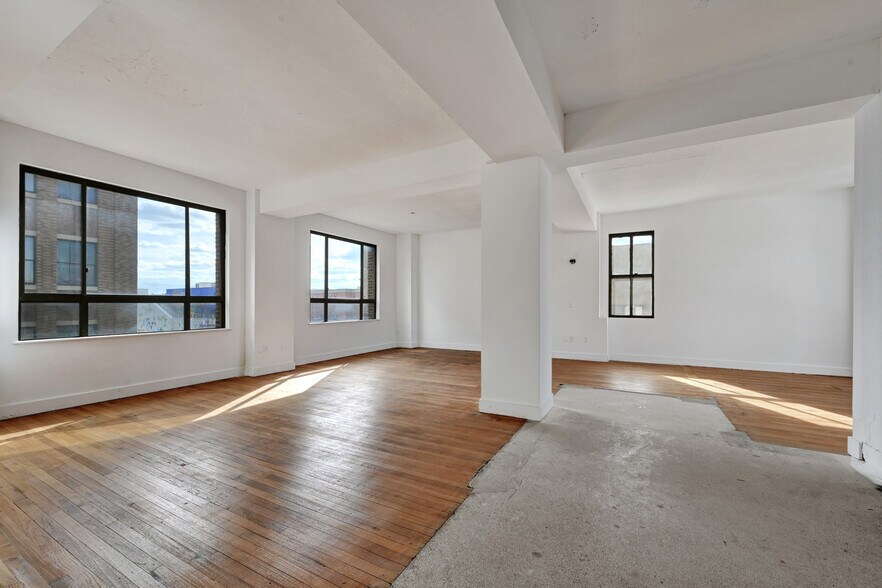 More Photos Of 105 W 4th St, Winston-Salem Office For Sale