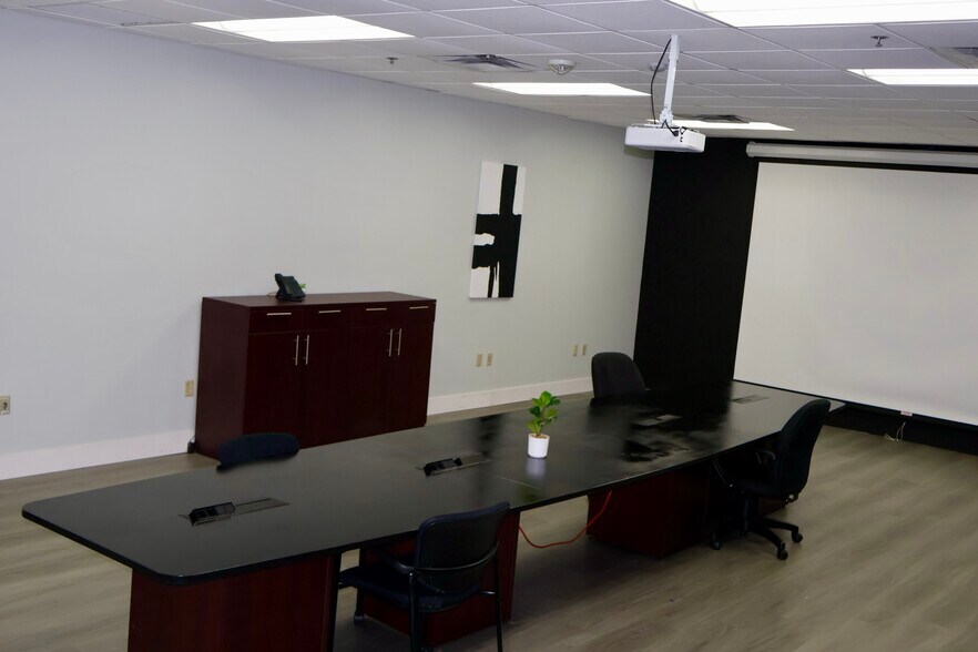 More Photos Of 3001 SW 10th St, Pompano Beach Coworking Space