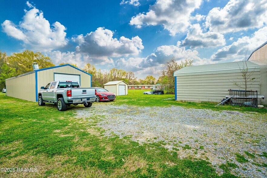 More Photos Of 1312 W Admiral Doyle Dr, New Iberia Industrial For Sale