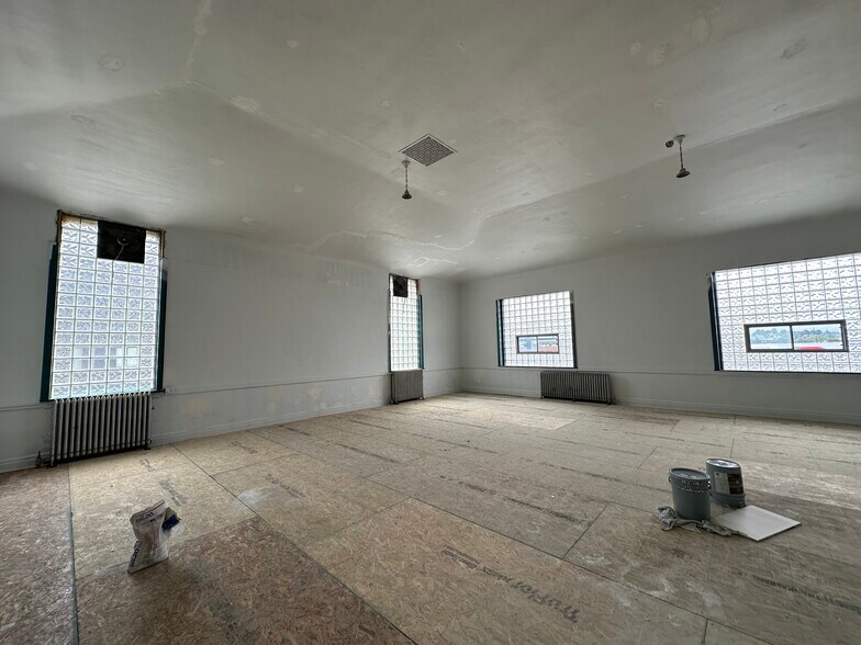 More Photos Of 15 E Iowa Ave, Denver Storefront For Sale