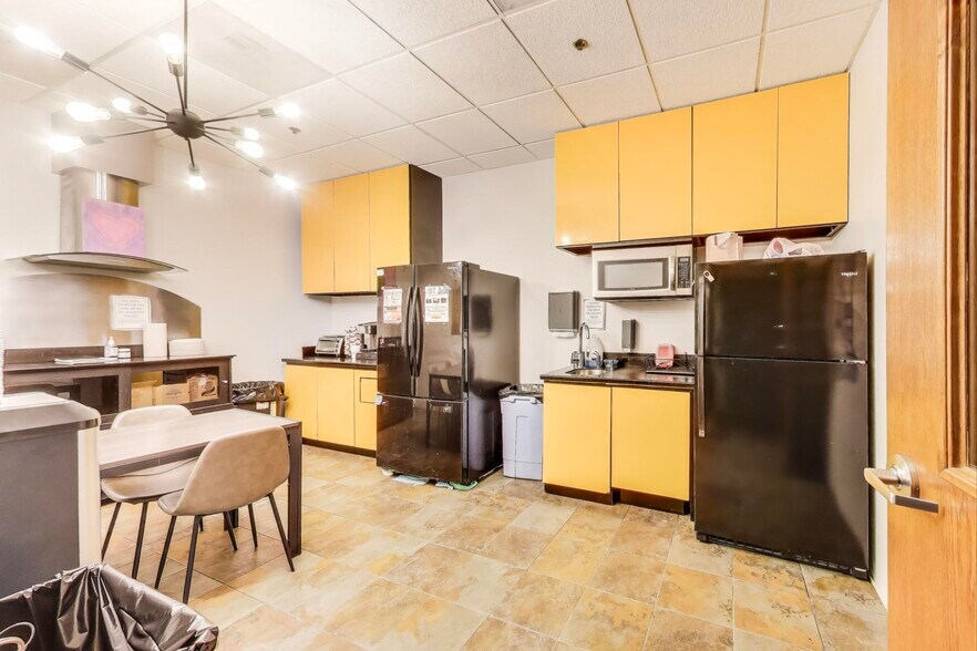 More Photos Of 5511 95th Ave, Kenosha Warehouse For Sale