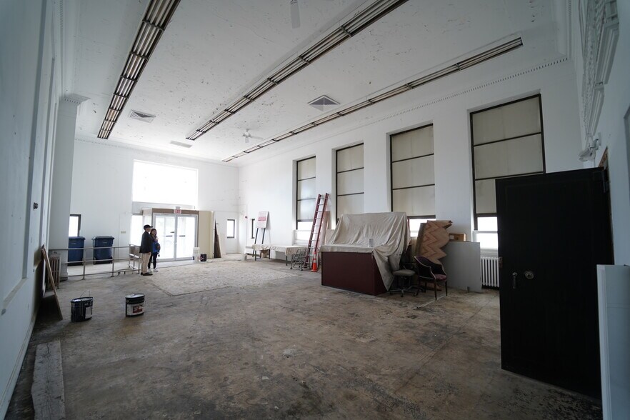 More Photos Of 242 State St, Hackensack Freestanding For Lease
