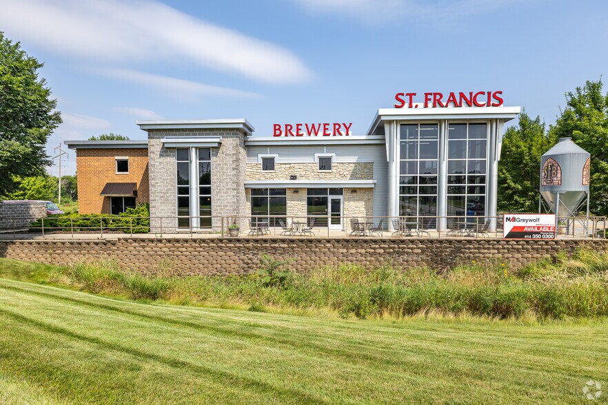 More Photos Of 3825 S Kinnickinnic Ave, Milwaukee Restaurant For Lease